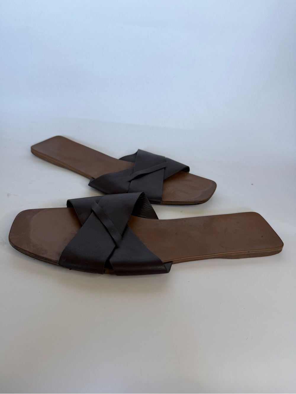 H&M Women’s Brown Slide Sandals - Classic Slip-On in size US 8.5